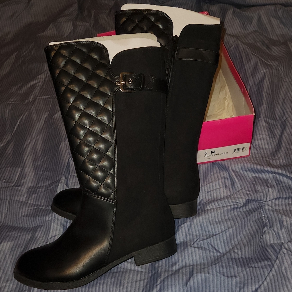 Girls NEW IN BOX Black Boots